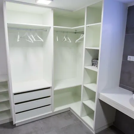 Apartamento Con Gran Terraza Con Vistas *