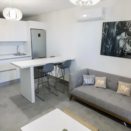 Apartamento Con Gran Terraza Con Vistas *